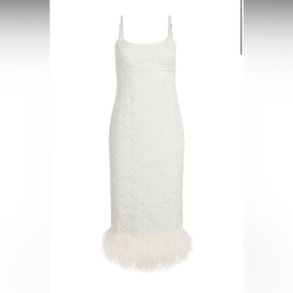 Bought for bridal shower. The lace with the feathers is elegant yet so fun! - Picture 3 of 11